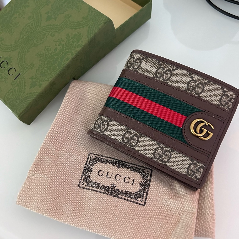 Men’s Gucci GG wallet